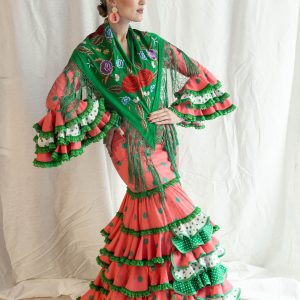Traje de Flamenca único y exclusivo modelo 5/2023, fondo rosa lunar verde,alta costura flamenca.