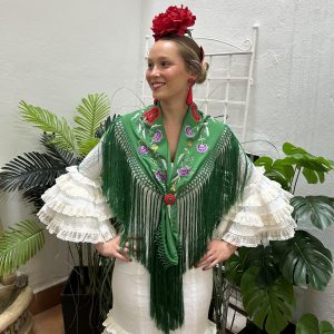 Mantoncillo bordado modelo guirnalda-5/2025-Verde feria bordado en colores, original y exclusivo, bordado por Fabiola1987