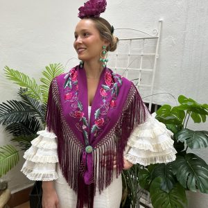 Mantoncillo bordado modelo guirnalda-4/2025-buganvilla bordado en colores, original y exclusivo, bordado por Fabiola1987