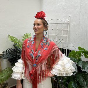 Mantoncillo bordado modelo guirnalda-3/2025-coral bordado en colores, original y exclusivo, bordado por Fabiola1987