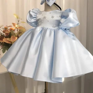 Elegante Baby Blue Vestido Niña de Raso con Flor de Perla TQL29